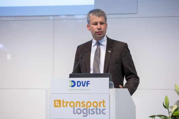 05.06.2019 · In Zukunft Schiene! Forum auf transport logistic: In Zukunft Schiene! Was kann der Masterplan SGV? - 05.06.2019 · In Zukunft Schiene! Forum auf transport logistic: In Zukunft Schiene! Was kann der Masterplan SGV?